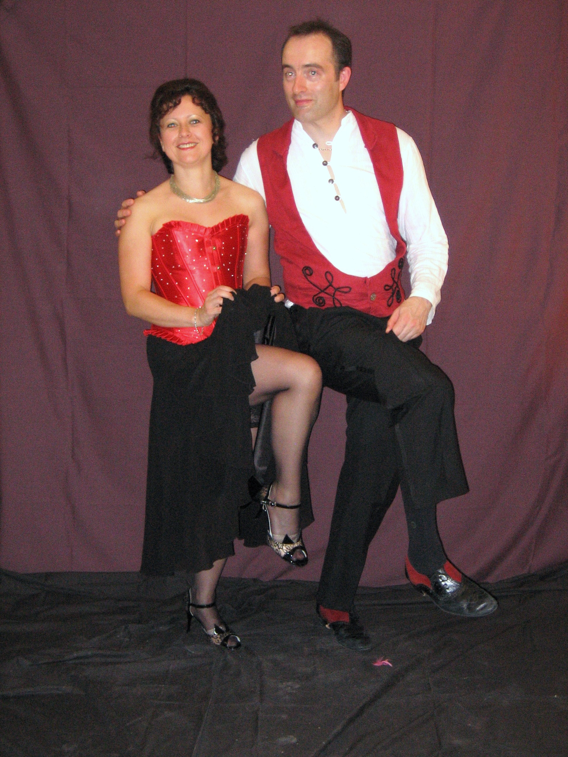 Molino Rojo Outfits