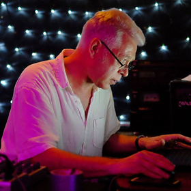 Wayne Rozier in tango DJ action.